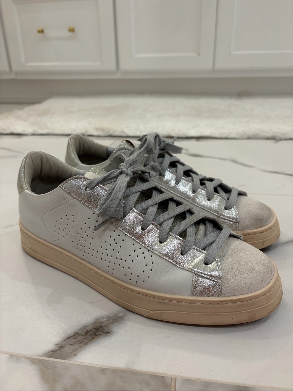 Women's Silver Accent Low-Top Sneakers - Gray